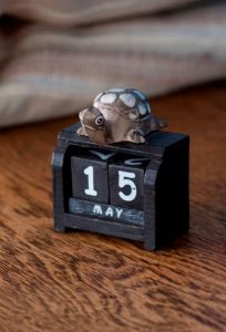 Small Wooden Turtle Calendar 8 x 7cm
