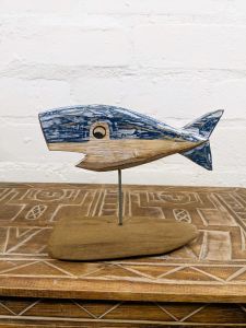 Whale Stick on Driftwood 15x20 cm