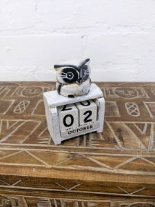 Small Wooden Owl Calendar 7 x 11cm