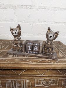 Wooden Double Cat Calendar 11 x 18cm